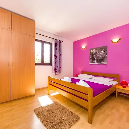 Apartamento With Parking Space Nin, Zadar - 5857 Nin
