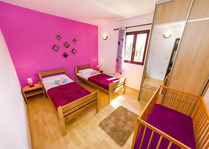 Apartment Apartments With Parking Space Nin, Zadar - 5857